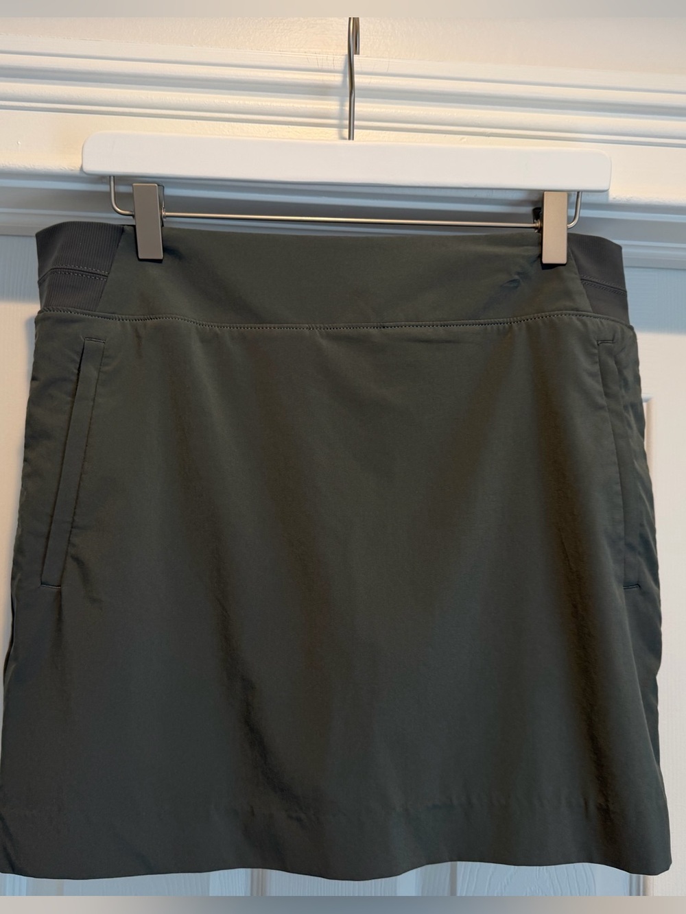 Athleta SoHo Olive Green Active Skort